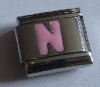Letter N roze
